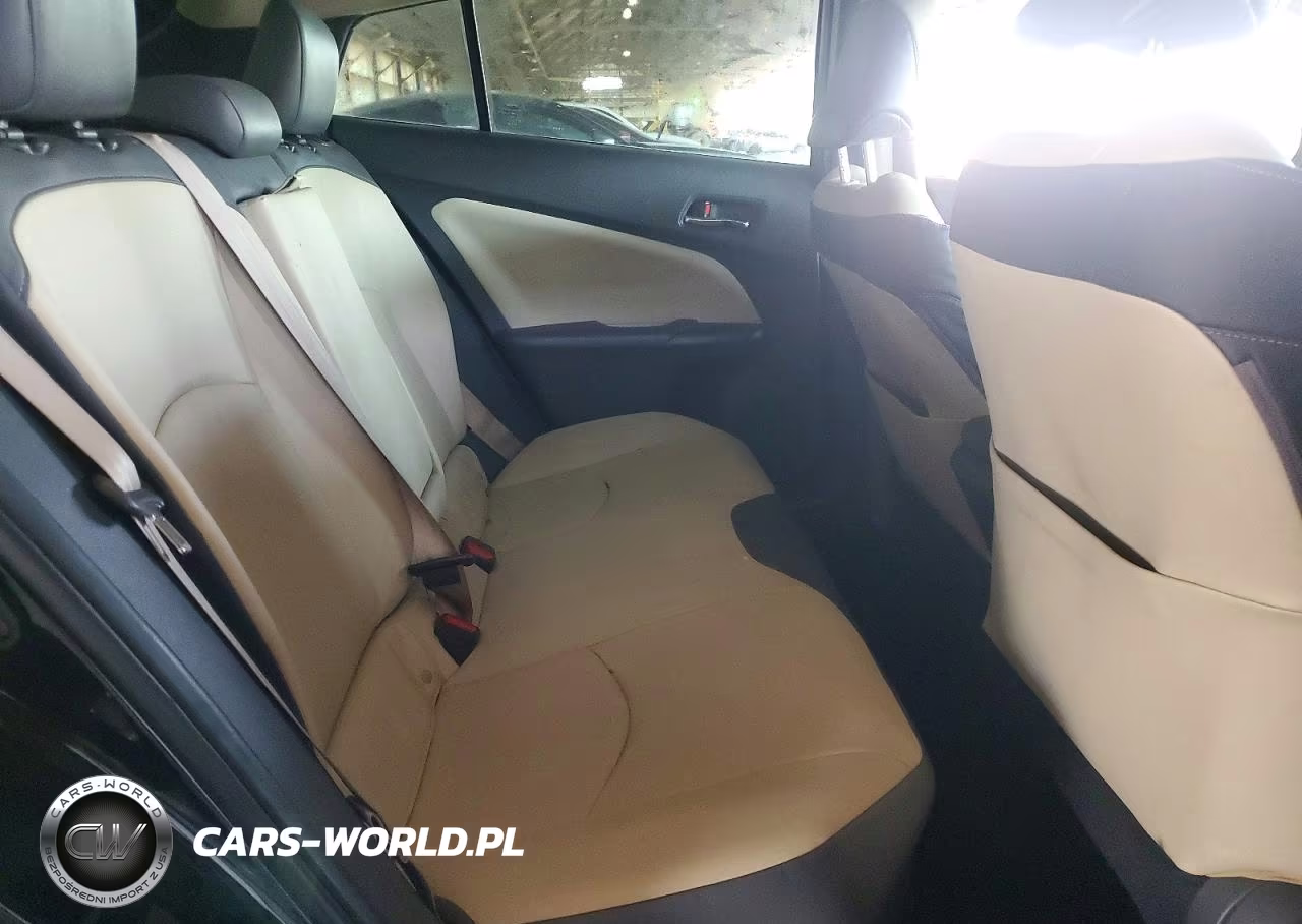 2016 Toyota Prius Four VIN:JTDKARFU3G3008817 - 10