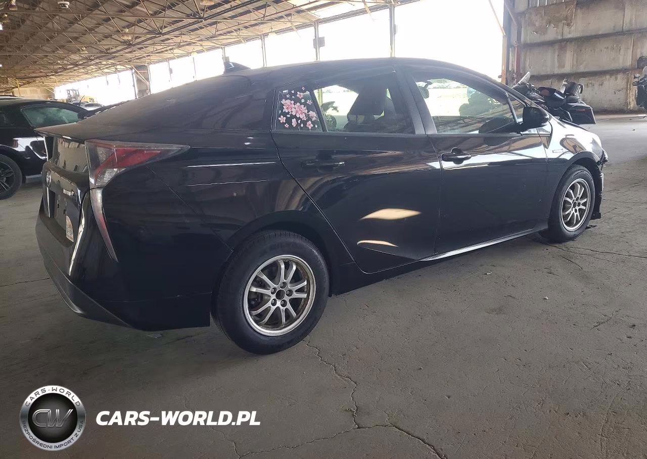 2016 Toyota Prius Four VIN:JTDKARFU3G3008817 - 3