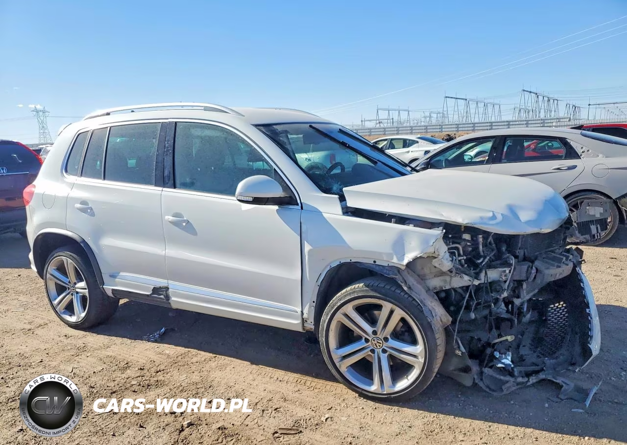2016 Volkswagen Tiguan S VIN:WVGAV7AX4GW074342 - 4