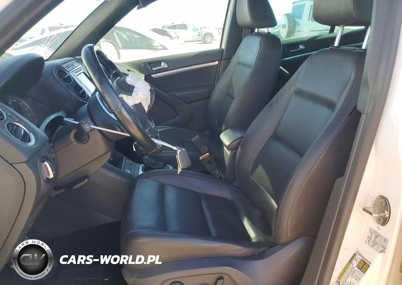 2016 Volkswagen Tiguan S VIN:WVGAV7AX4GW074342 - 7