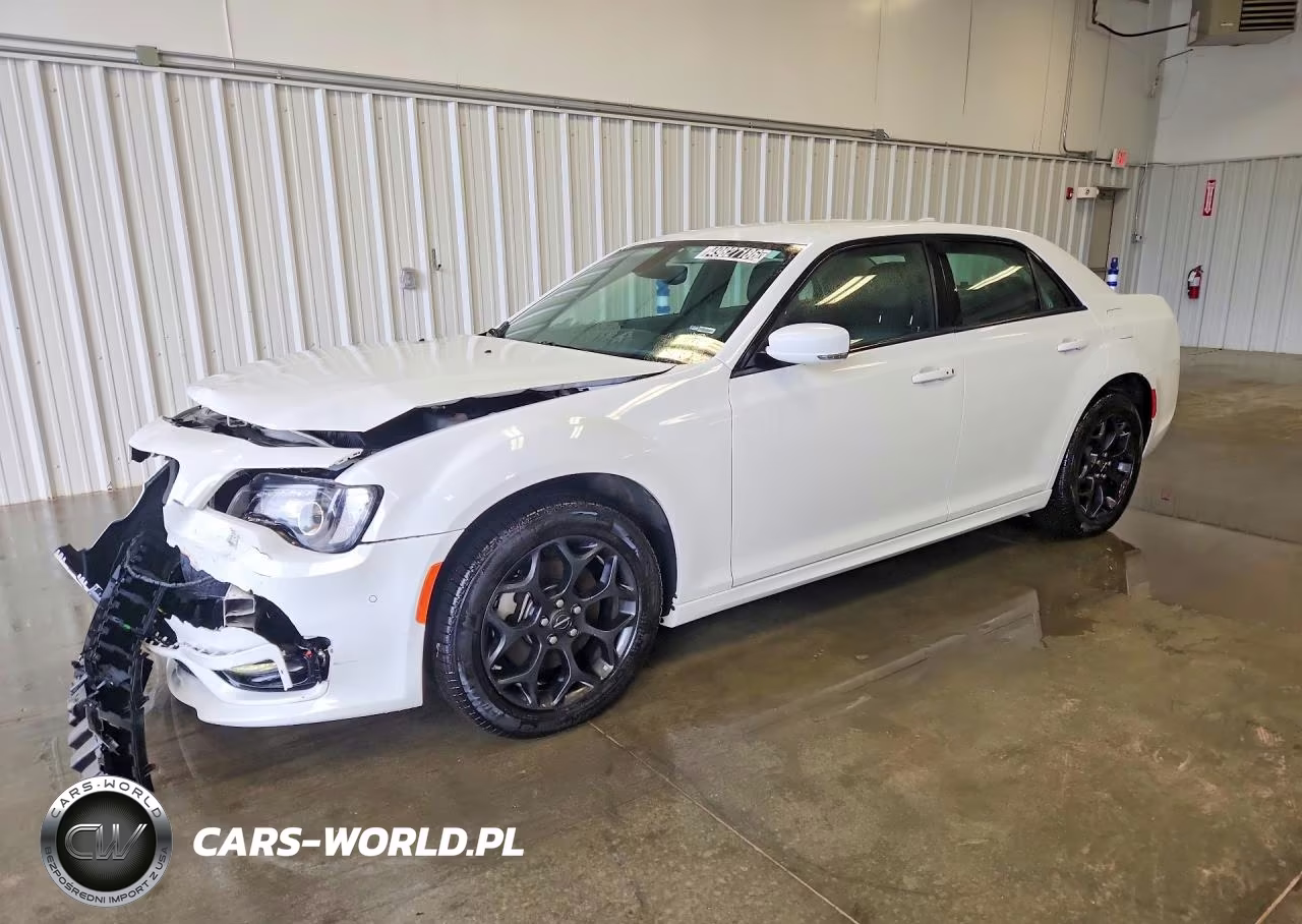 2023 Chrysler 300 Touring L
