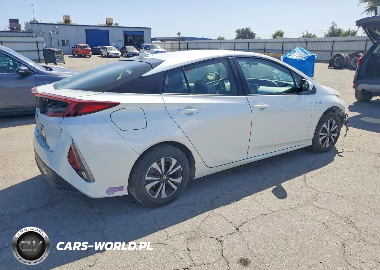 2019 Toyota Prius Prime Plus VIN:JTDKARFP9K3119021 - 3
