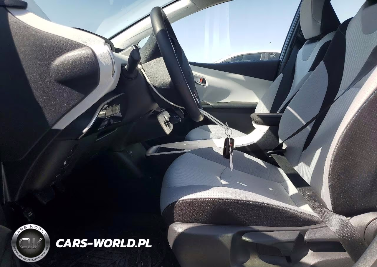 2019 Toyota Prius Prime Plus VIN:JTDKARFP9K3119021 - 7