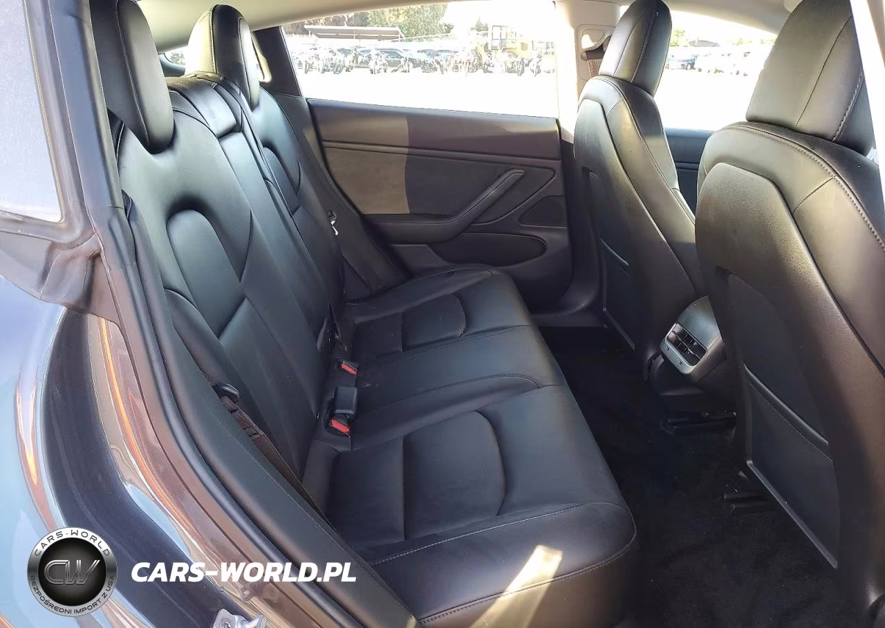 2019 Tesla Model 3 VIN:5YJ3E1EB3KF368000 - 10