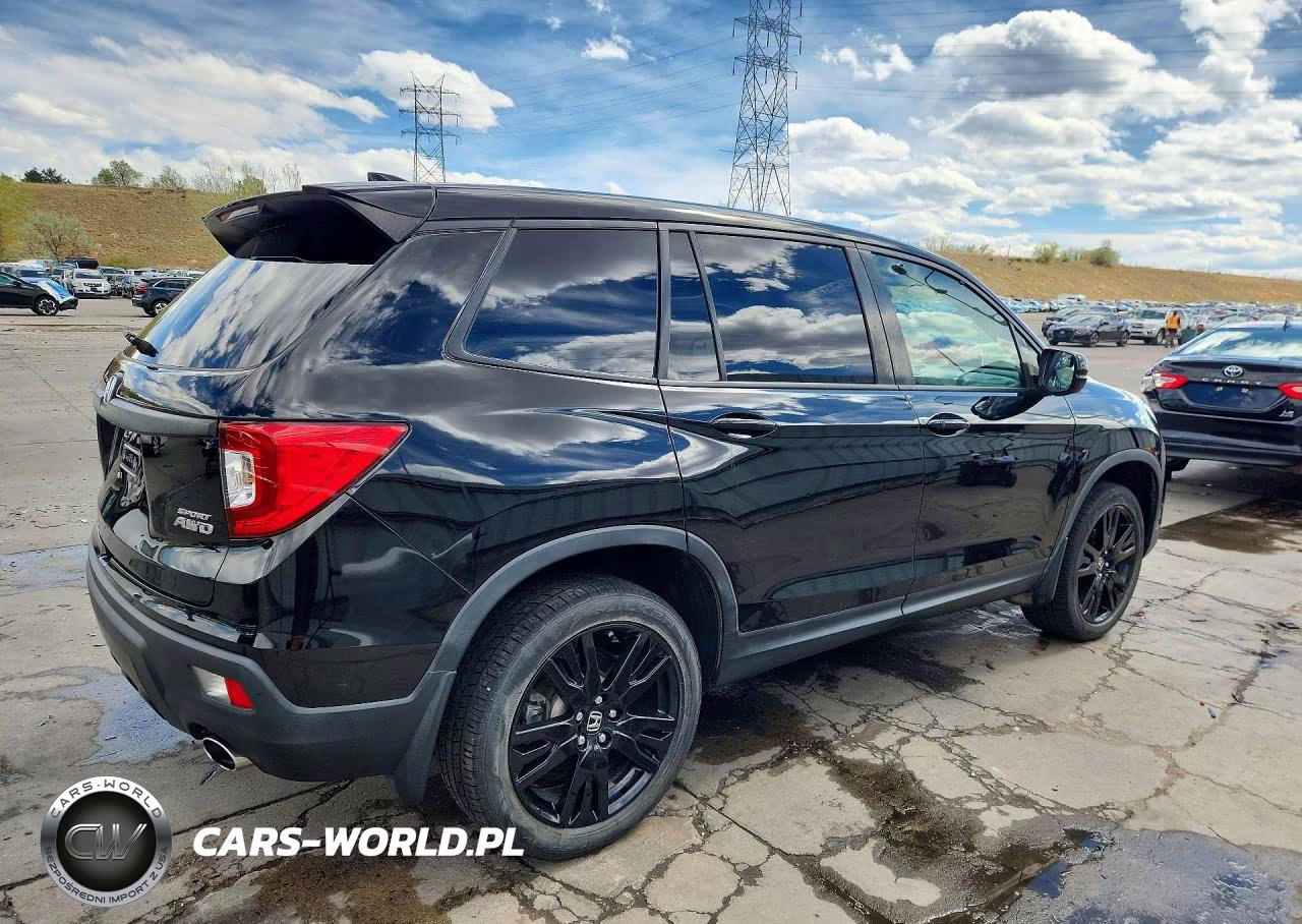 2019 Honda Passport Sport VIN:5FNYF8H2XKB026213 - 3