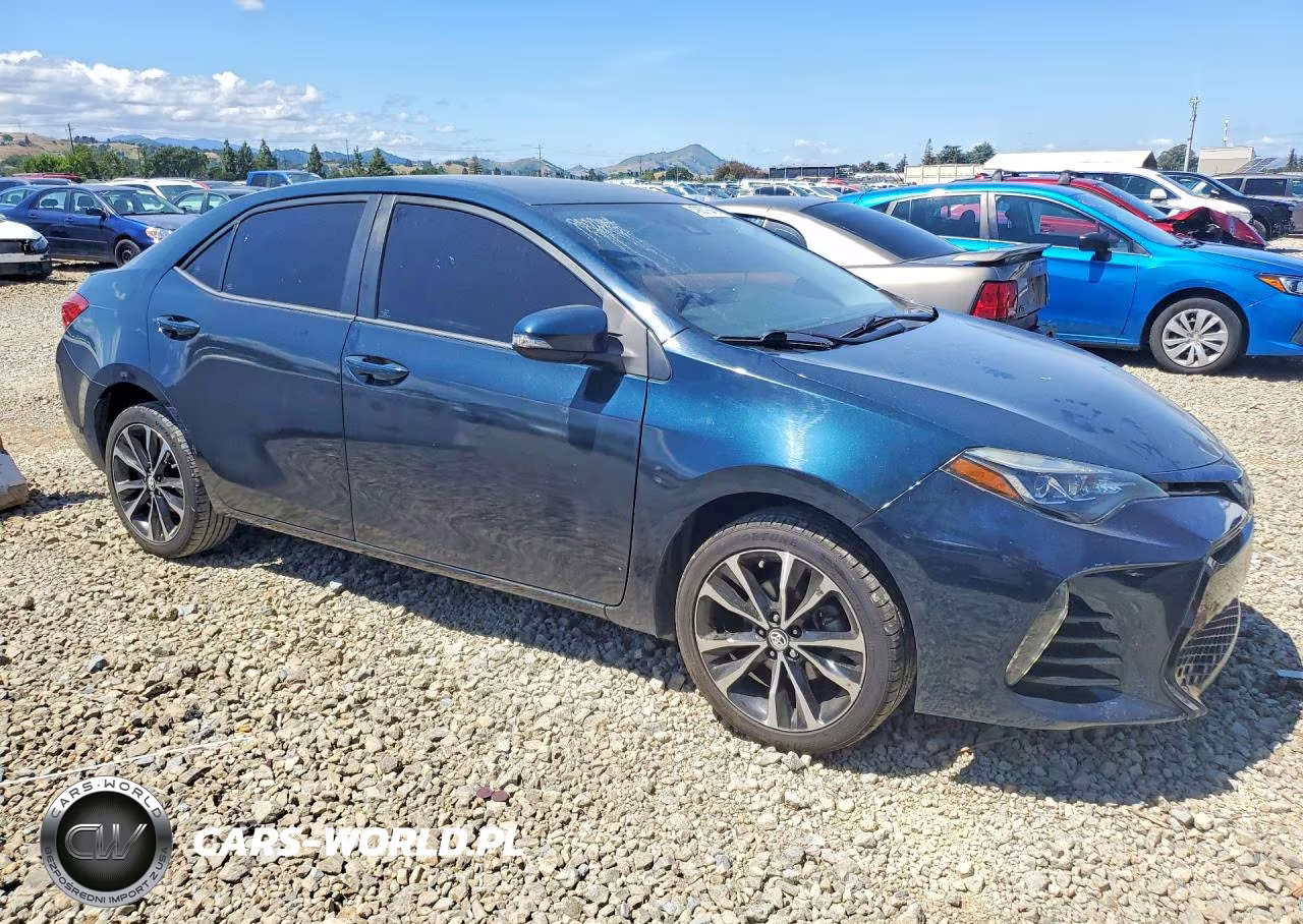 2018 Toyota Corolla Se VIN:5YFBURHE7JP826854 - 4