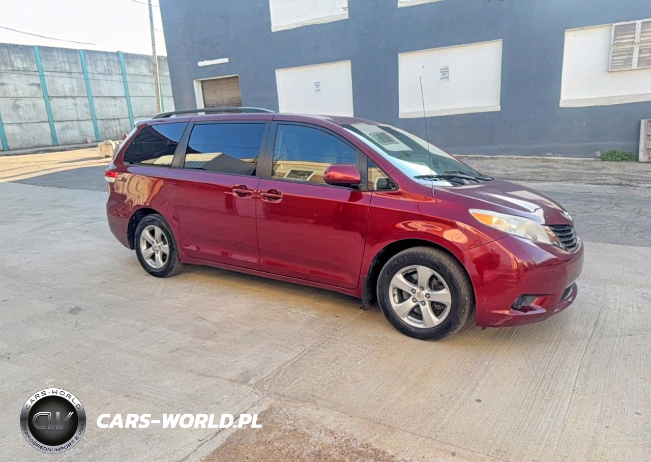 2011 Toyota Sienna Le