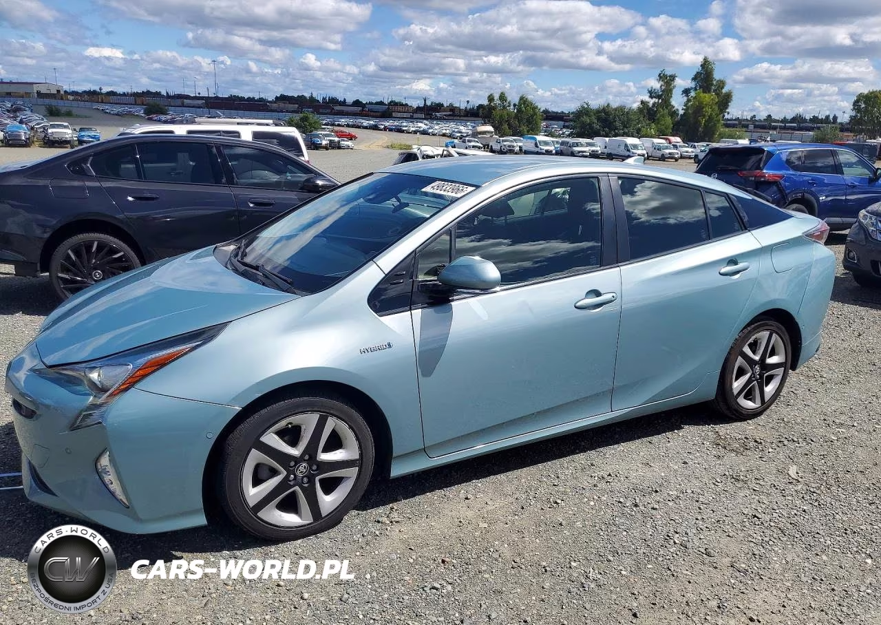 2018 Toyota Prius Three Touring