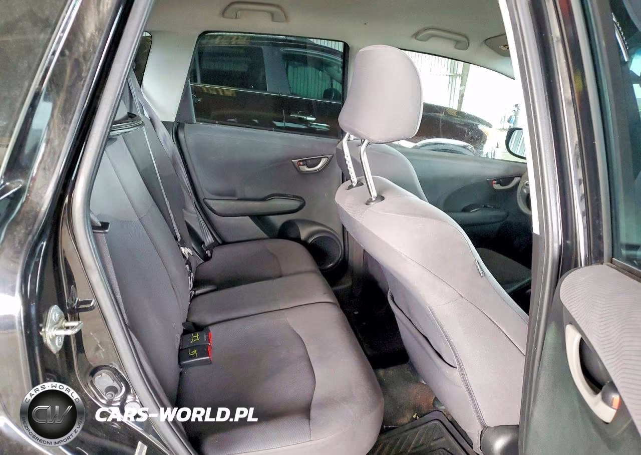 2011 Honda Fit VIN:JHMGE8H38BC010630 - 10