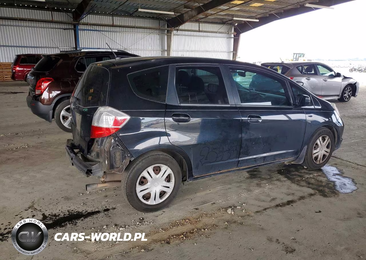 2011 Honda Fit VIN:JHMGE8H38BC010630 - 3