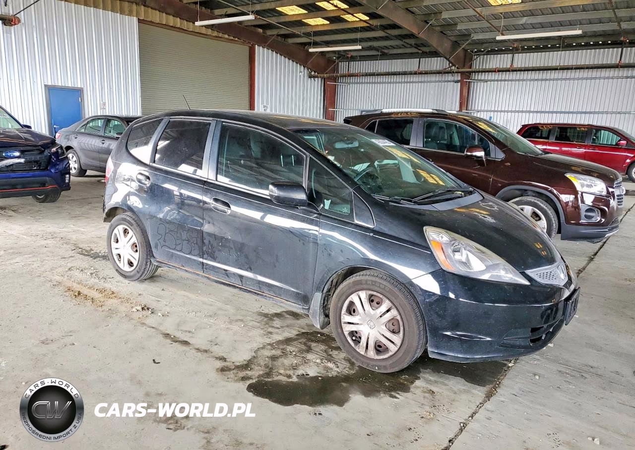2011 Honda Fit VIN:JHMGE8H38BC010630 - 4