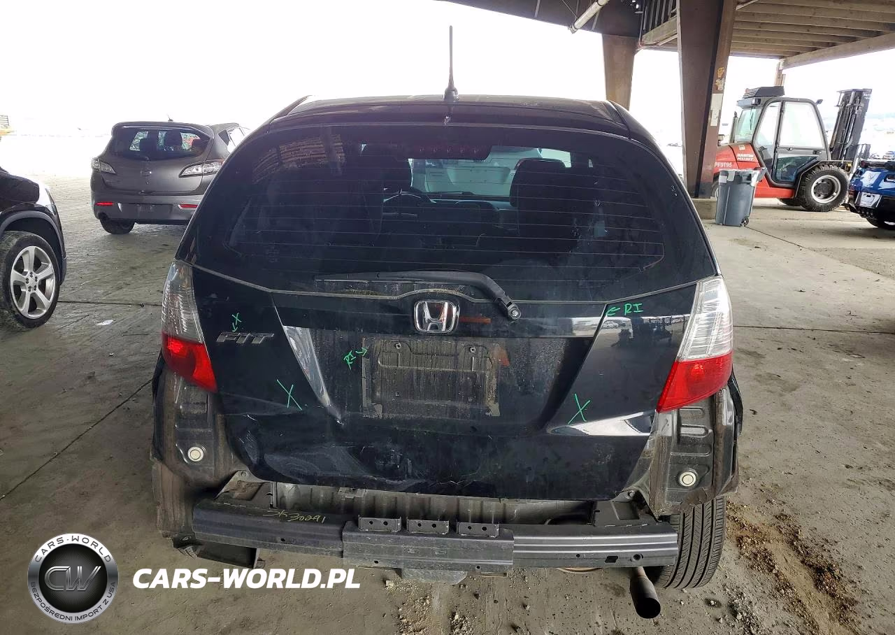 2011 Honda Fit VIN:JHMGE8H38BC010630 - 6