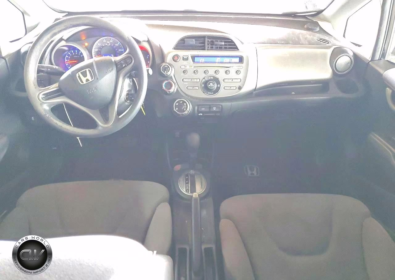 2011 Honda Fit VIN:JHMGE8H38BC010630 - 8