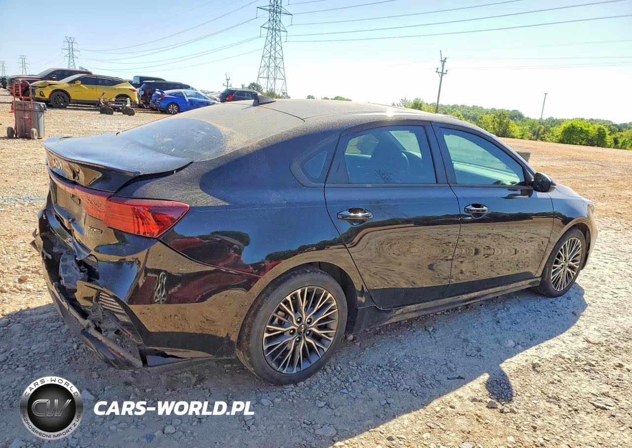 2022 Kia Forte Gt Line VIN:3KPF54AD4NE489053 - 3