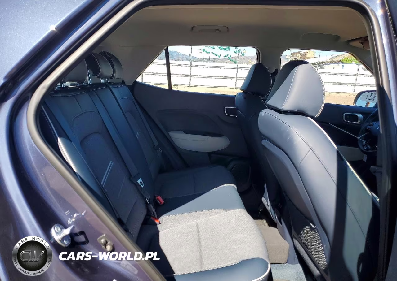 2025 Hyundai Venue Limited VIN:KMHRC8A33SU353782 - 10