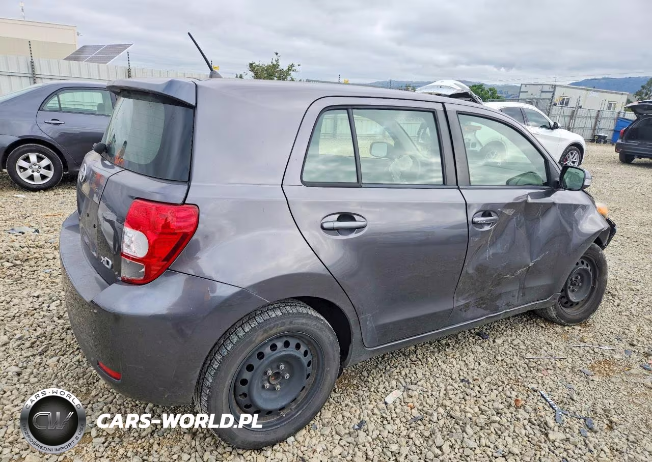 2013 Scion Xd Base VIN:JTKKUPB41D1029375 - 3