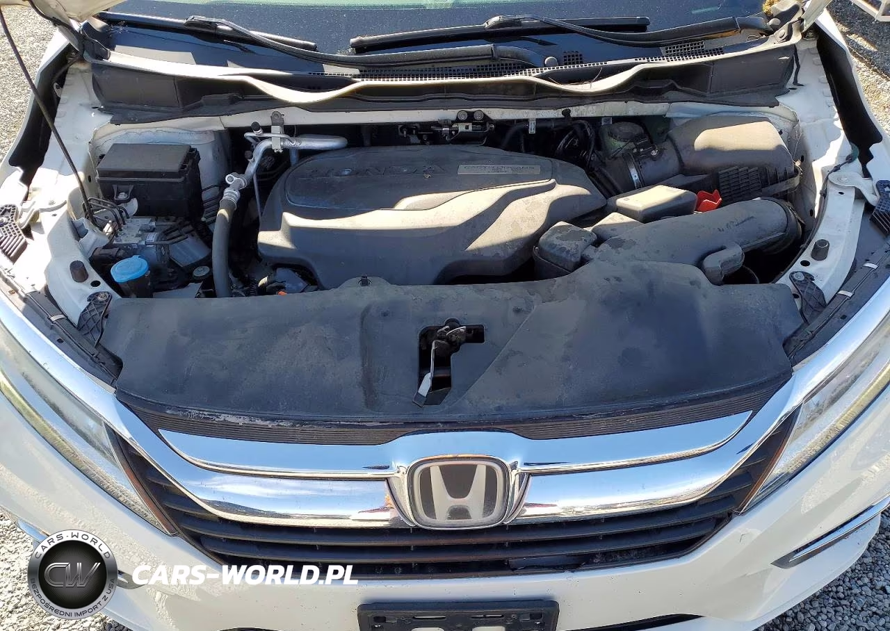 2018 Honda Odyssey Touring VIN:5FNRL6H84JB028074 - 12