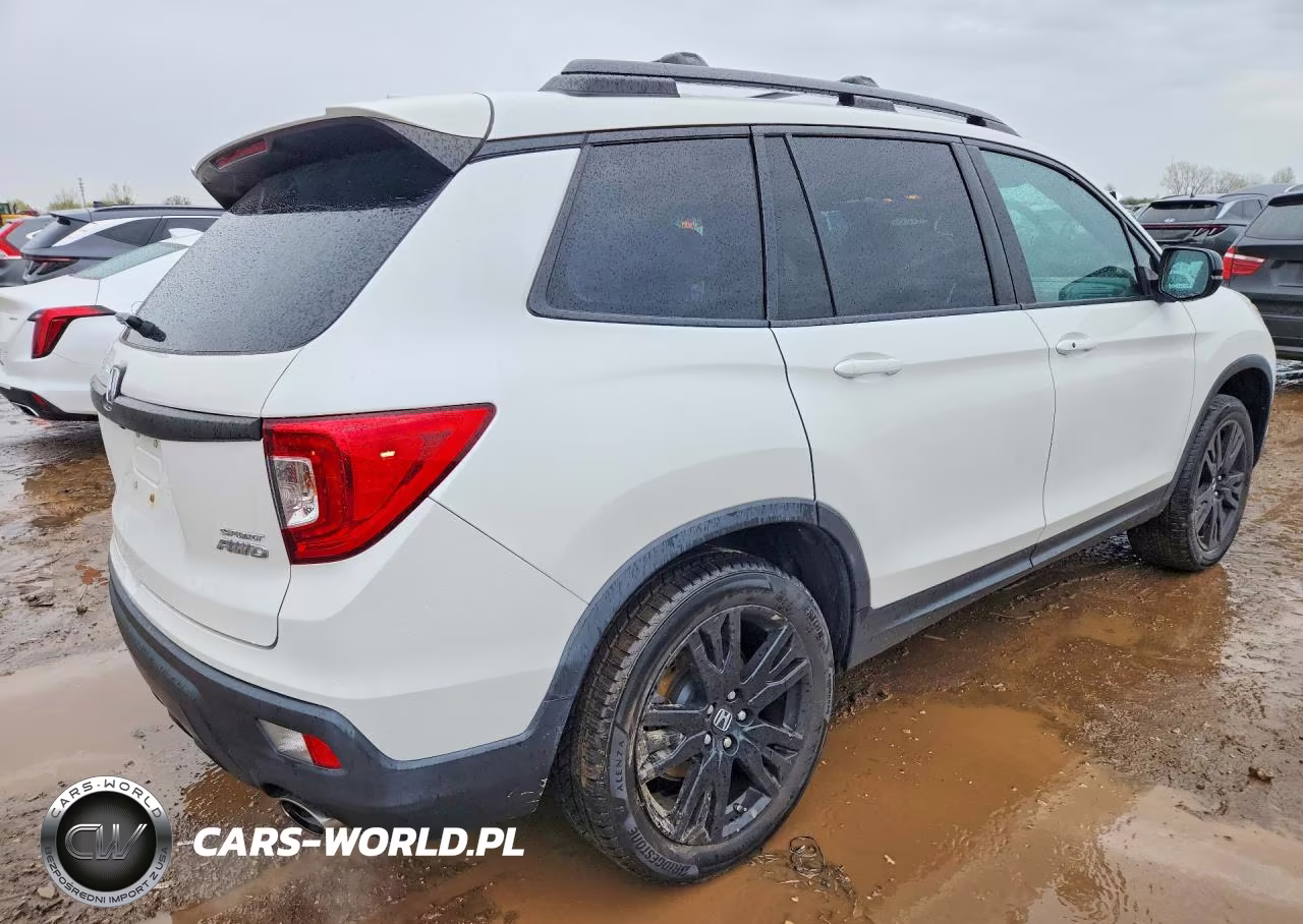 2019 Honda Passport Sport VIN:5FNYF8H21KB028061 - 3
