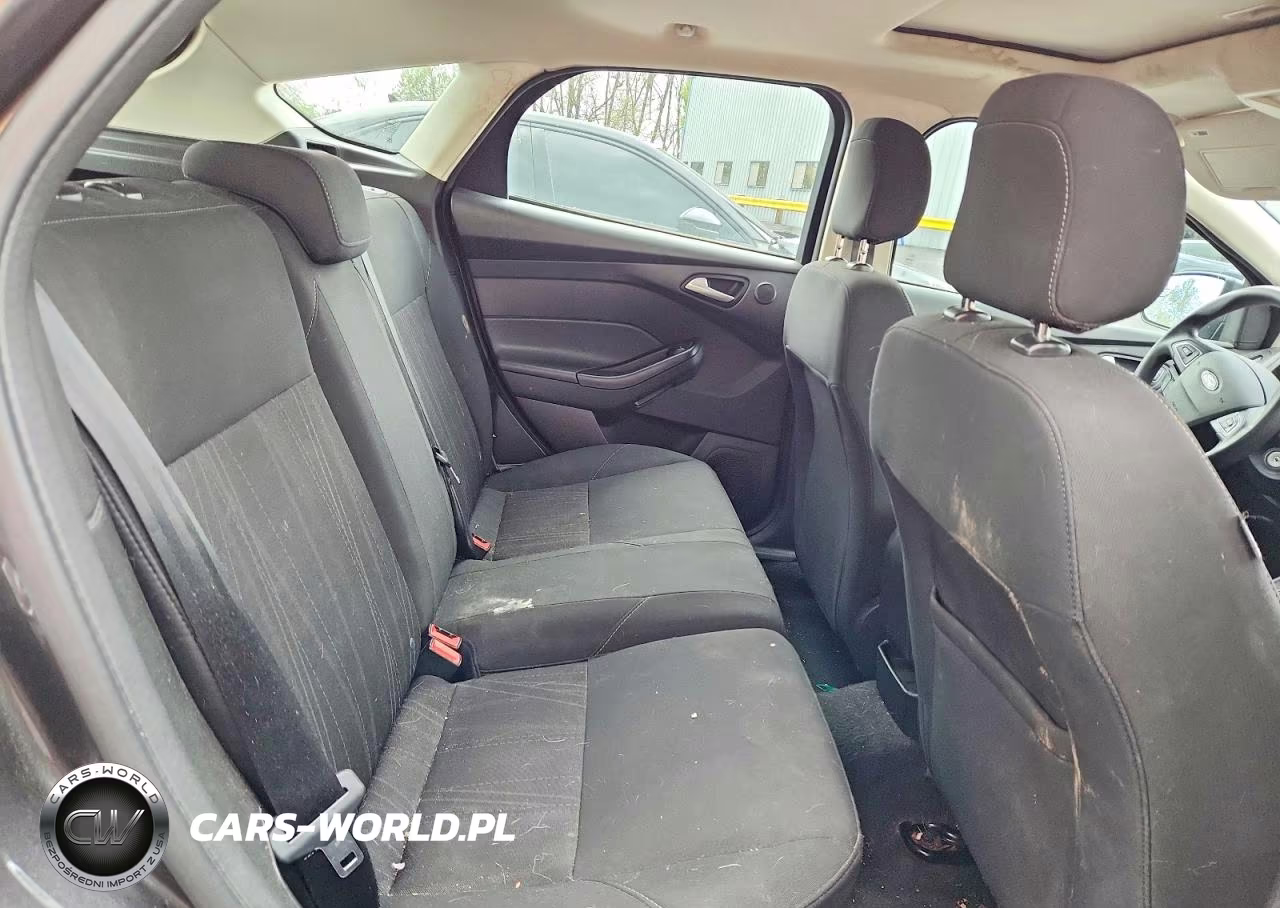 2018 Ford Focus Sel VIN:1FADP3M23JL261946 - 10