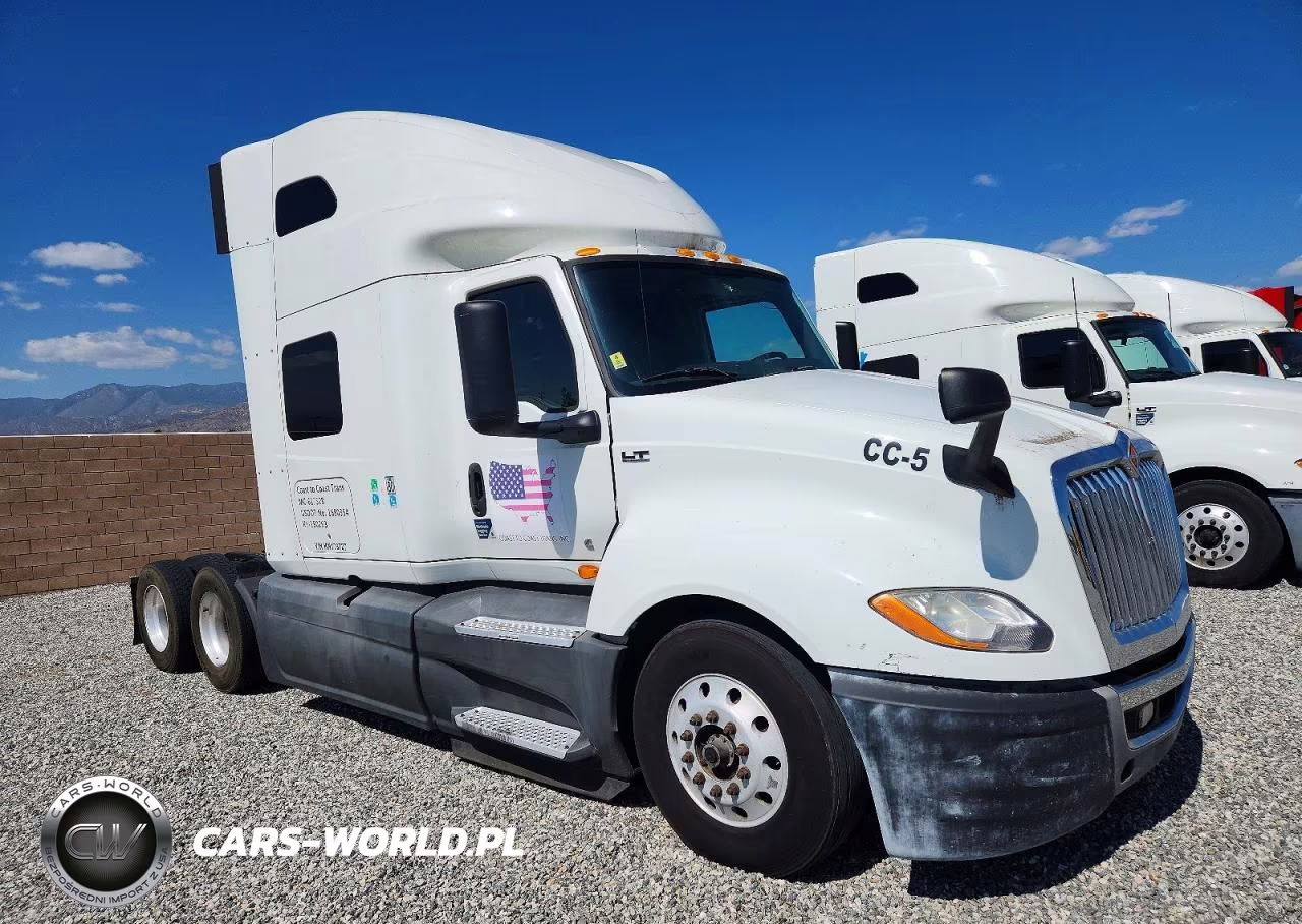 2019 International Lt625