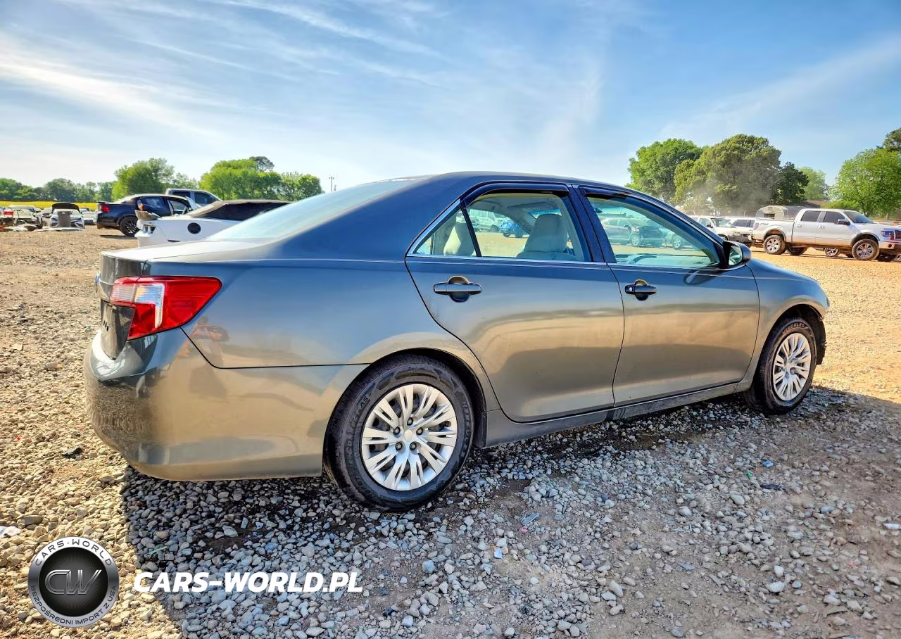 2012 Toyota Camry L VIN:4T1BF1FKXCU524934 - 3