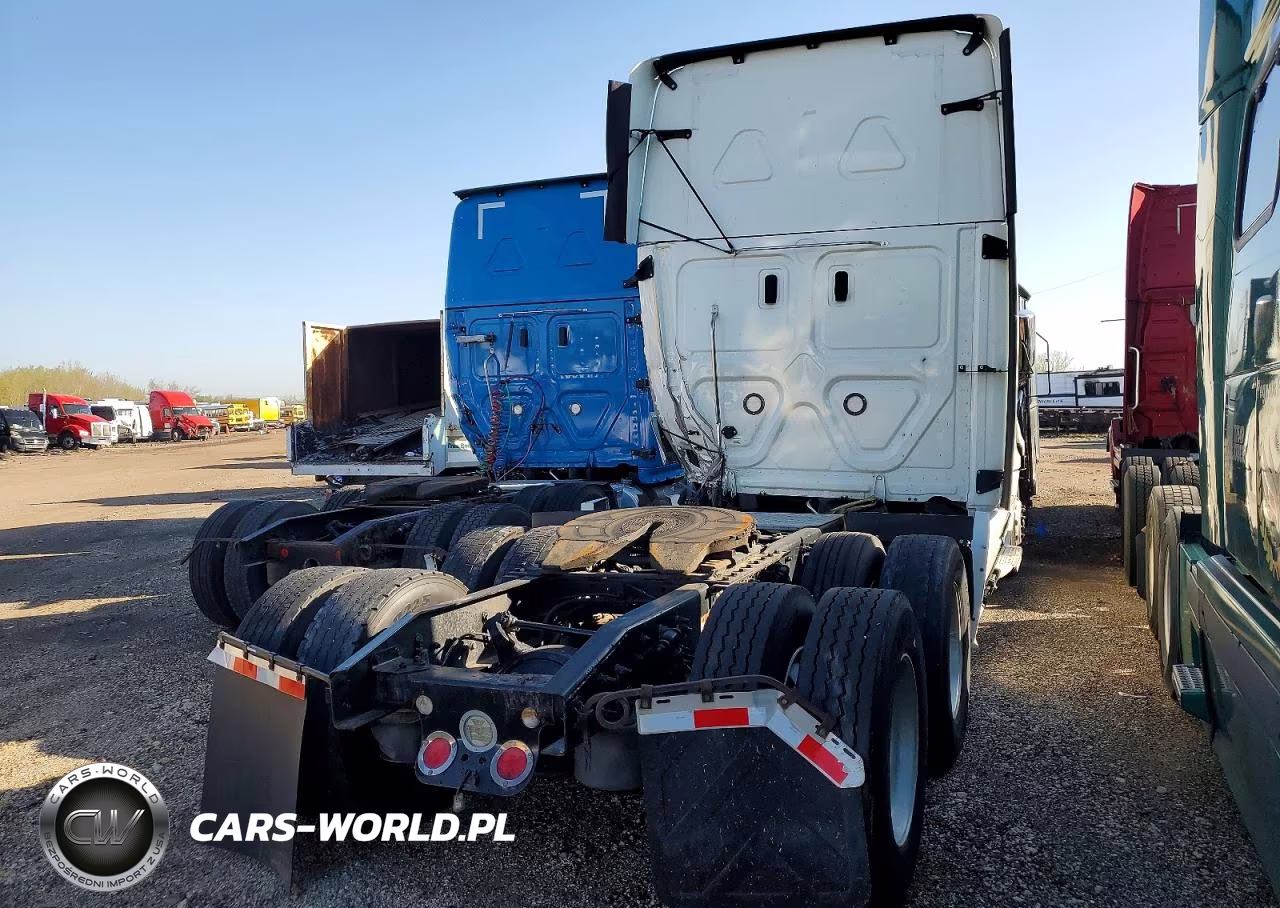 2020 Freightliner Cascadia 126 Semi Truck VIN:1FUJHHDR1LLLT2089 - 4