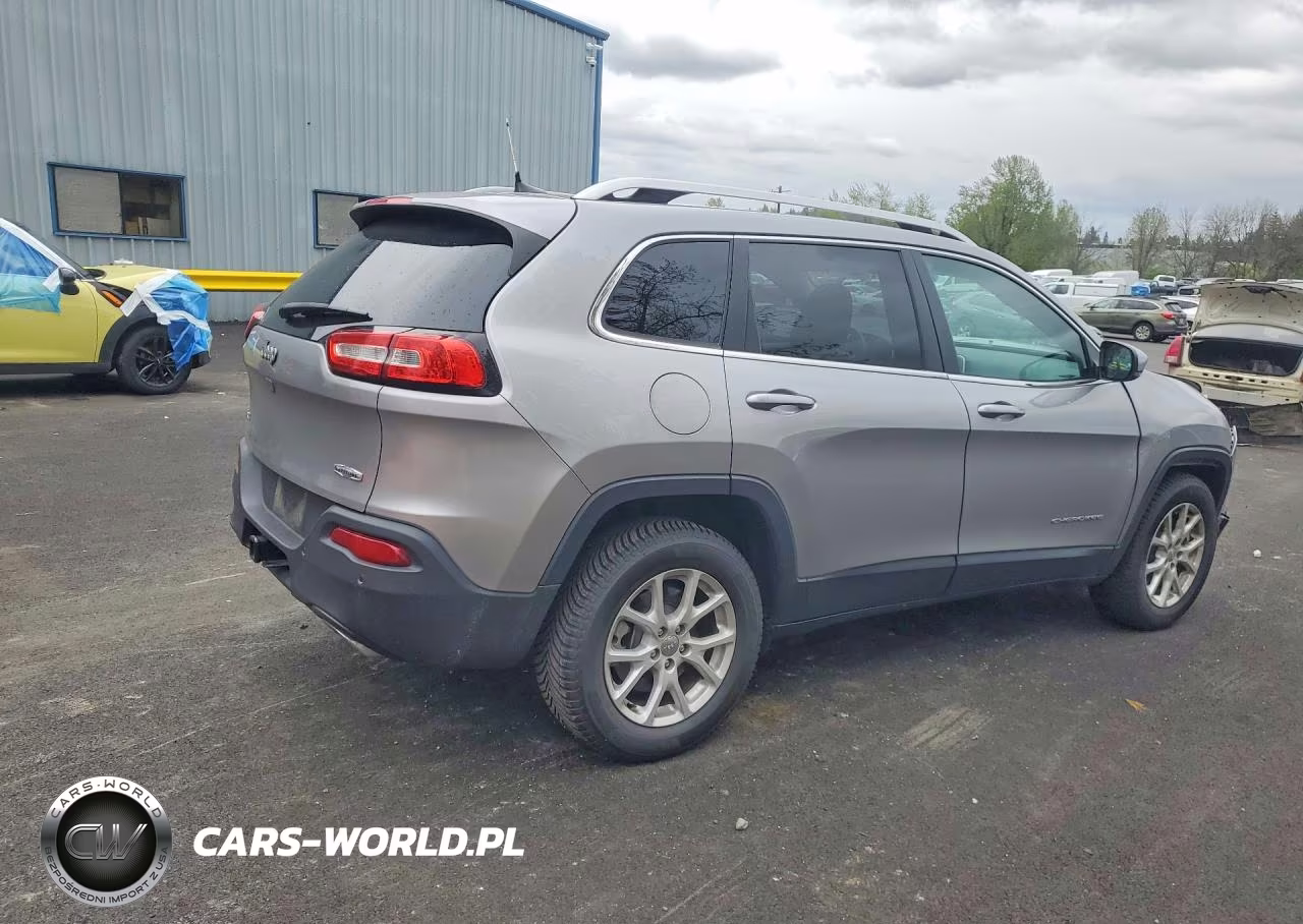 2017 Jeep Cherokee Latitude VIN:1C4PJMCS6HW525542 - 3