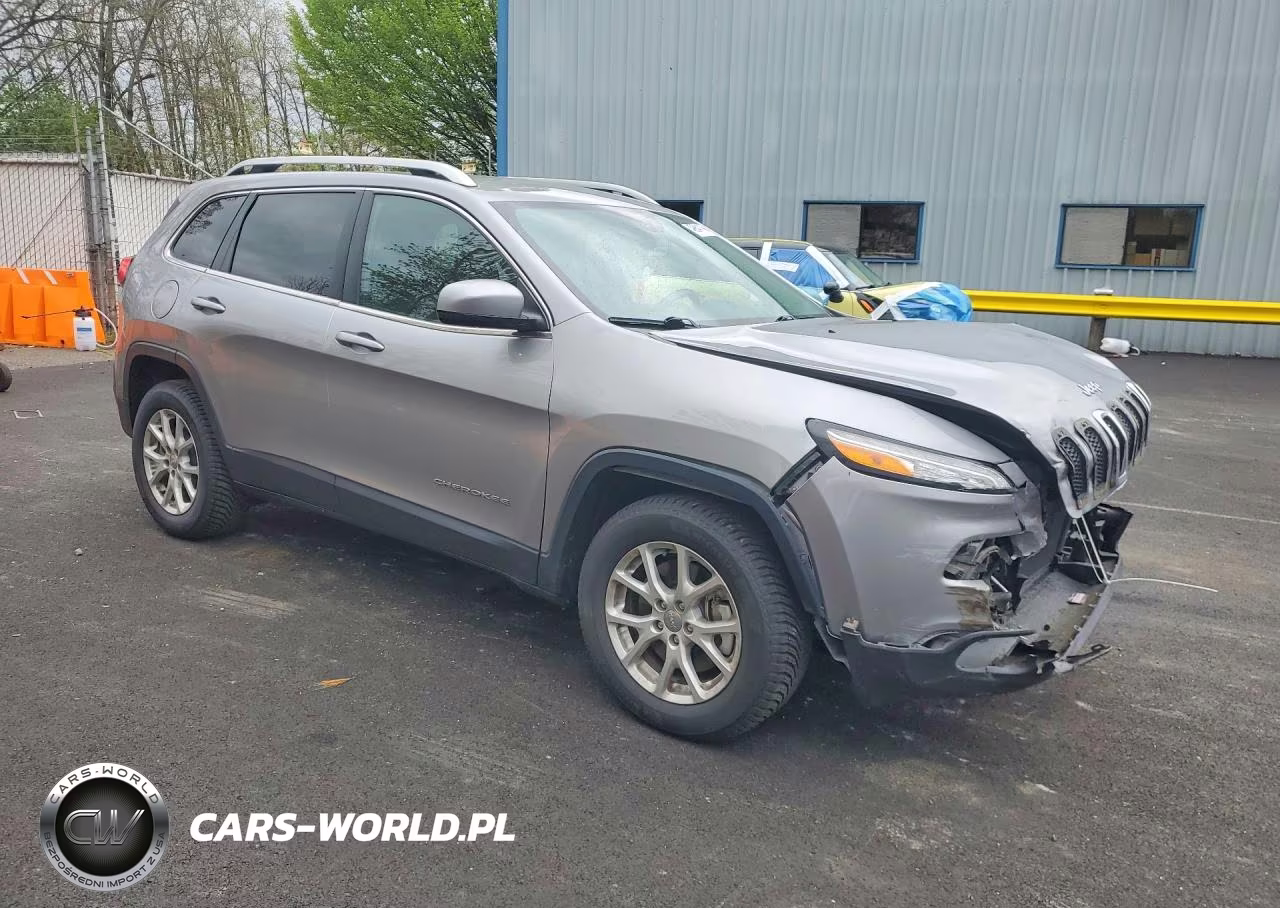 2017 Jeep Cherokee Latitude VIN:1C4PJMCS6HW525542 - 4