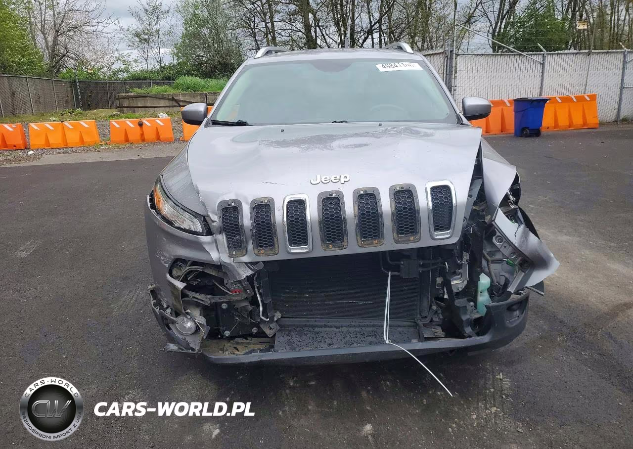 2017 Jeep Cherokee Latitude VIN:1C4PJMCS6HW525542 - 5