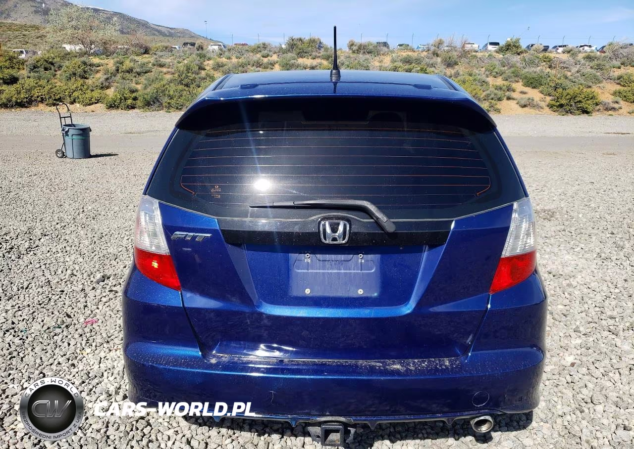 2011 Honda Fit Sport VIN:JHMGE8H66BC022558 - 6