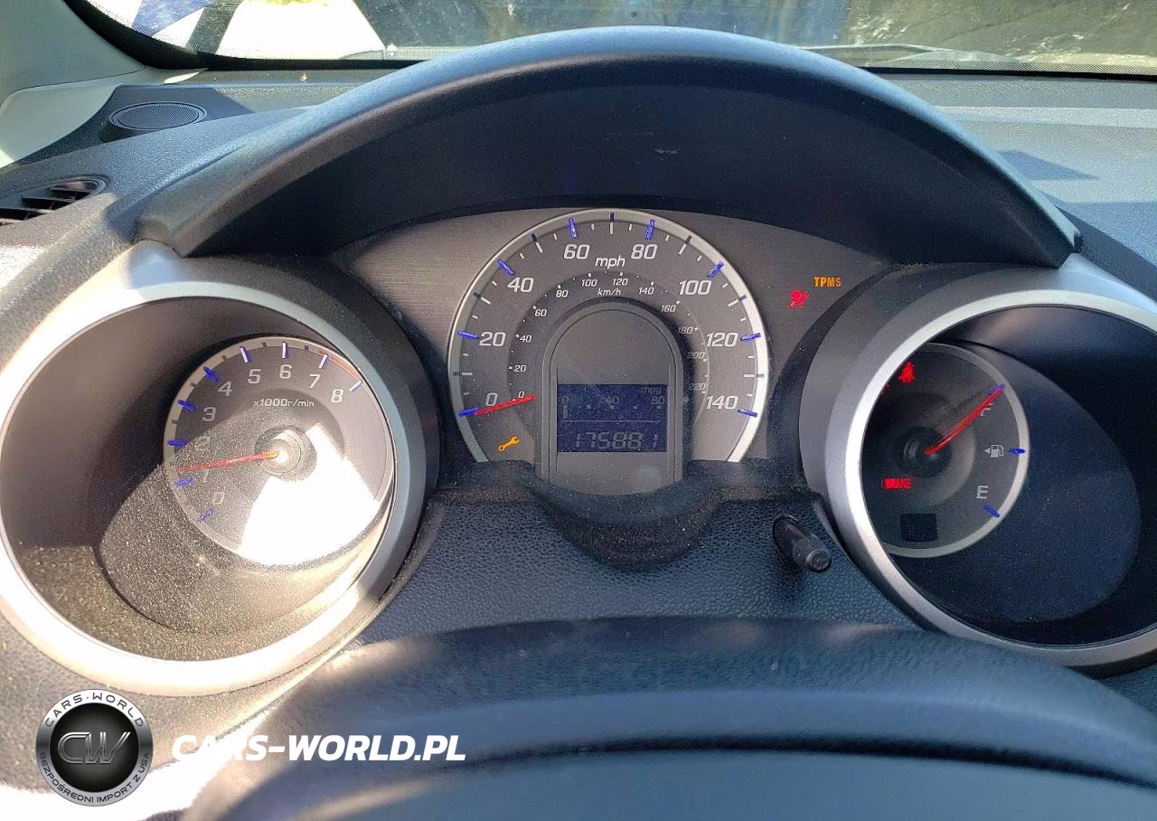 2011 Honda Fit Sport VIN:JHMGE8H66BC022558 - 9