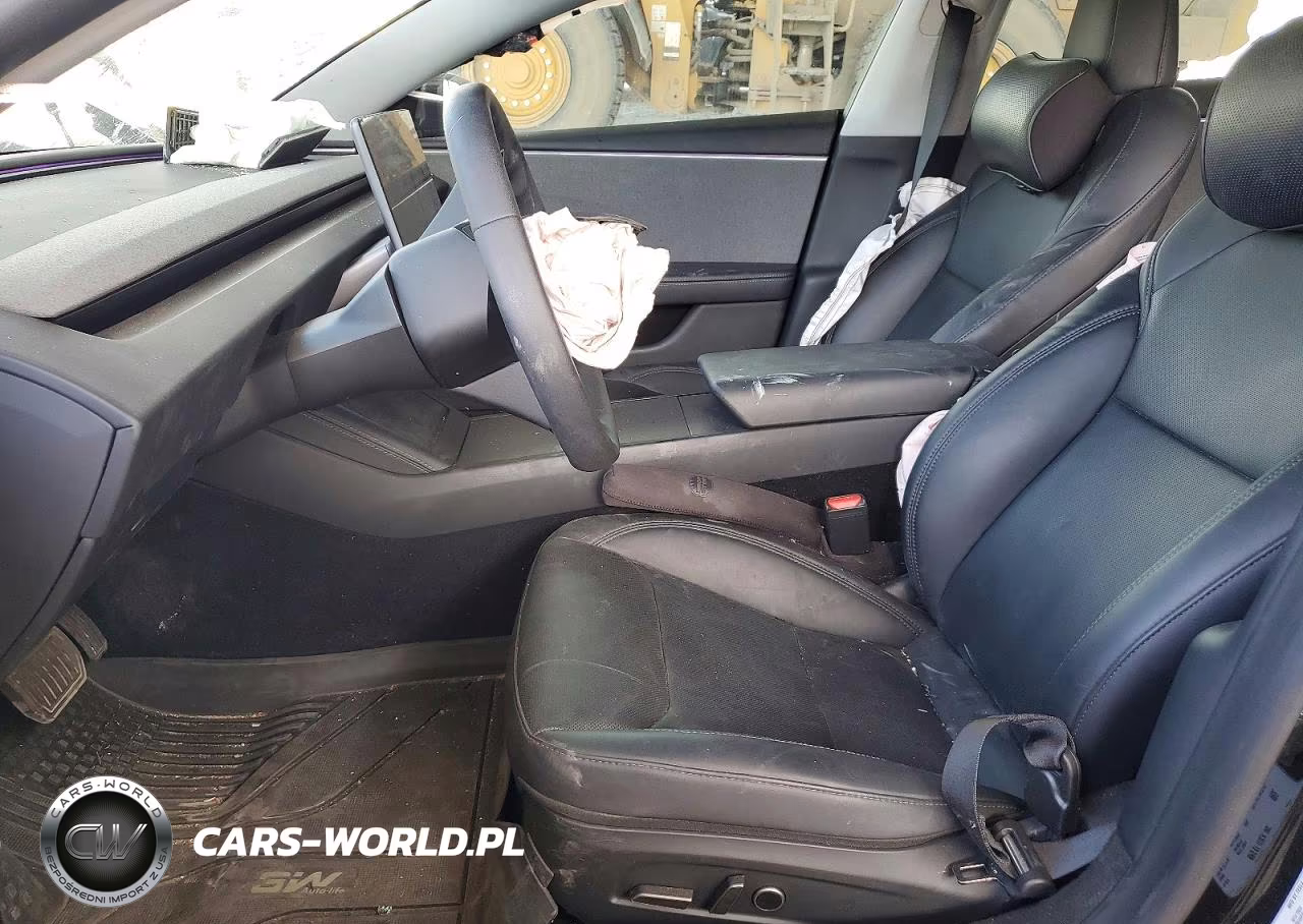 2025 Tesla Model 3 VIN:5YJ3E1EA6SF880714 - 7