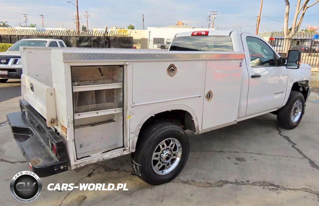 2018 Chevrolet Silverado C2500 Heavy Duty VIN:1GB0CUEGXJZ276725 - 3
