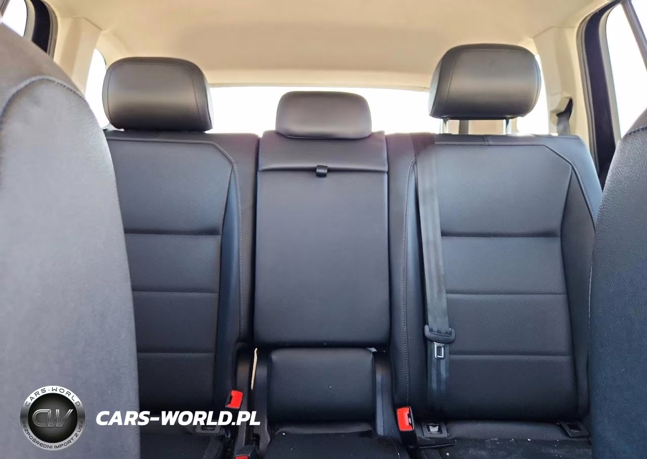 2018 Volkswagen Tiguan Se VIN:3VV3B7AX0JM108145 - 10