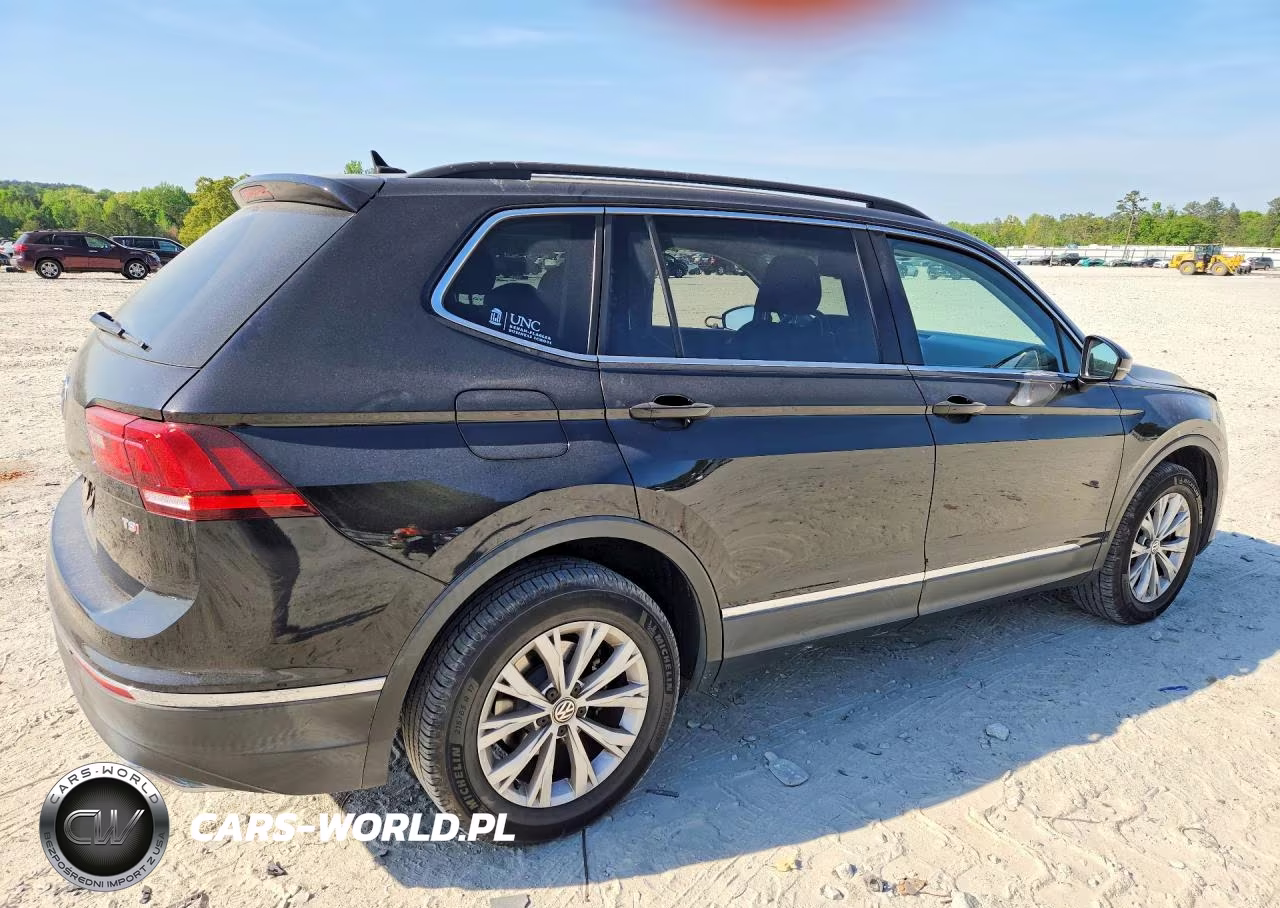2018 Volkswagen Tiguan Se VIN:3VV3B7AX0JM108145 - 3