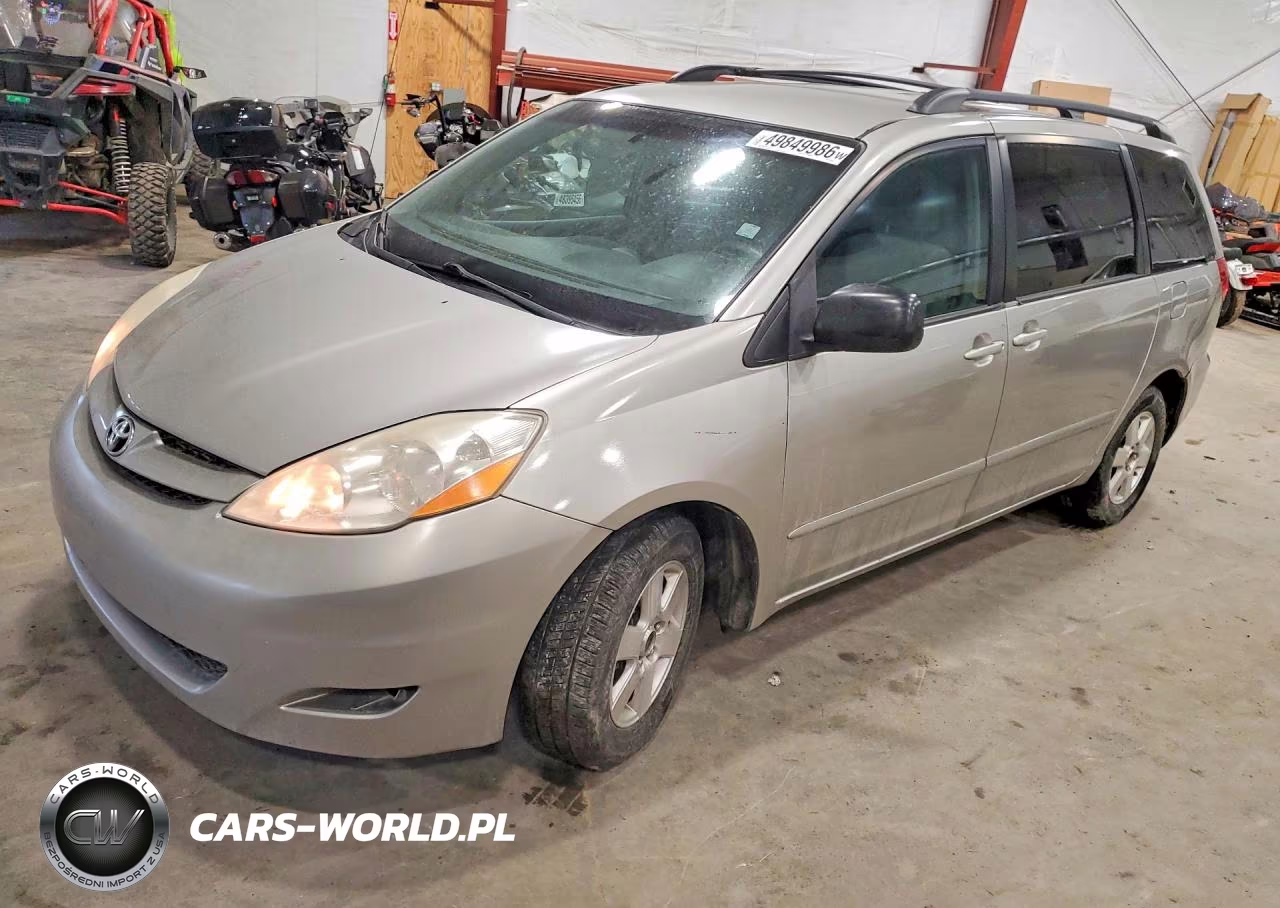 2010 Toyota Sienna Le 7-Passenger