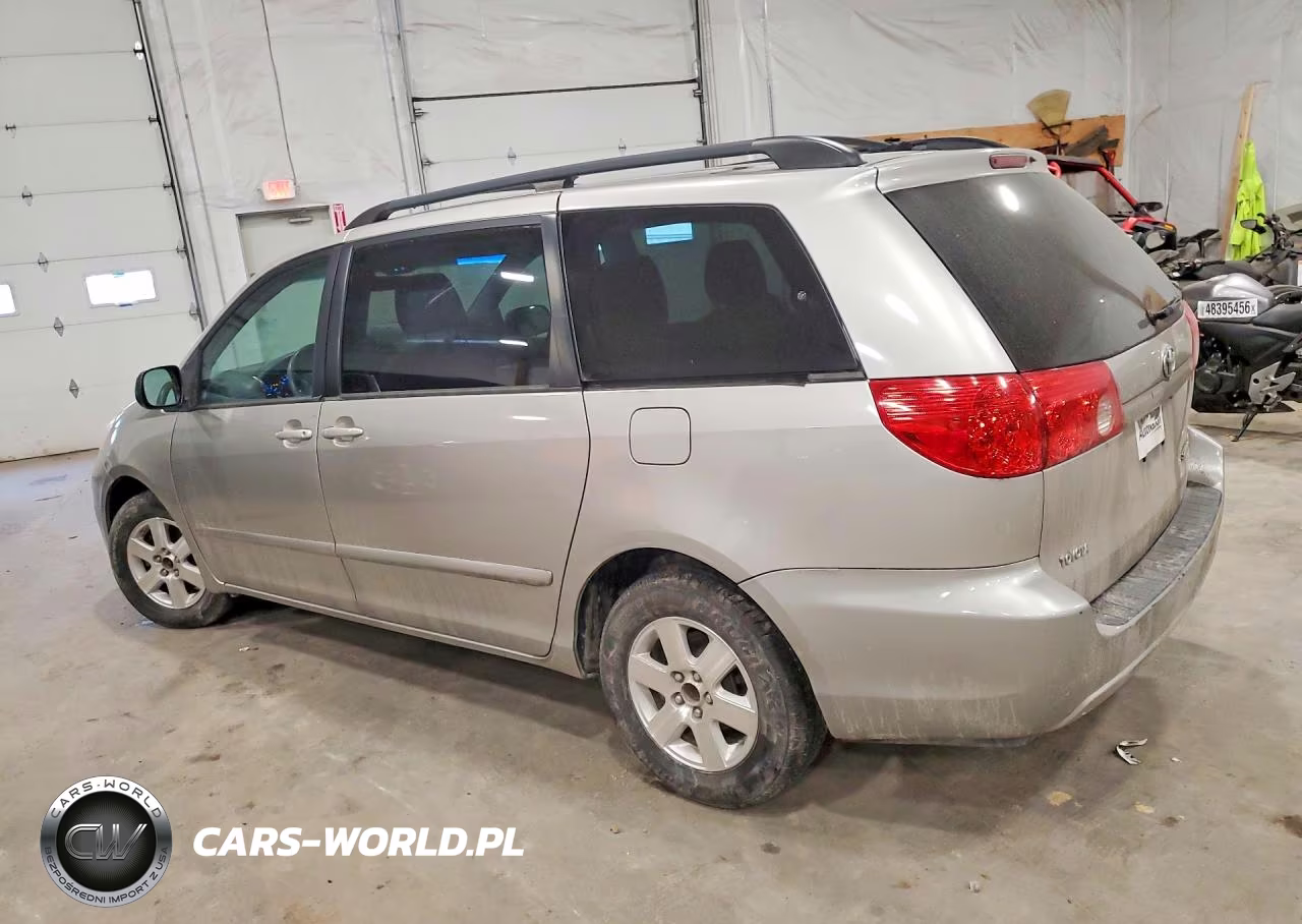 2010 Toyota Sienna Le 7-Passenger VIN:5TDKK4CC8AS316857 - 2