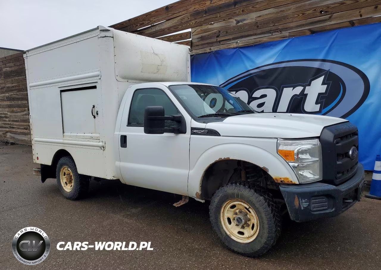 2016 Ford F250 Super Duty Box Truck VIN:1FDBF2B61GED17640 - 4