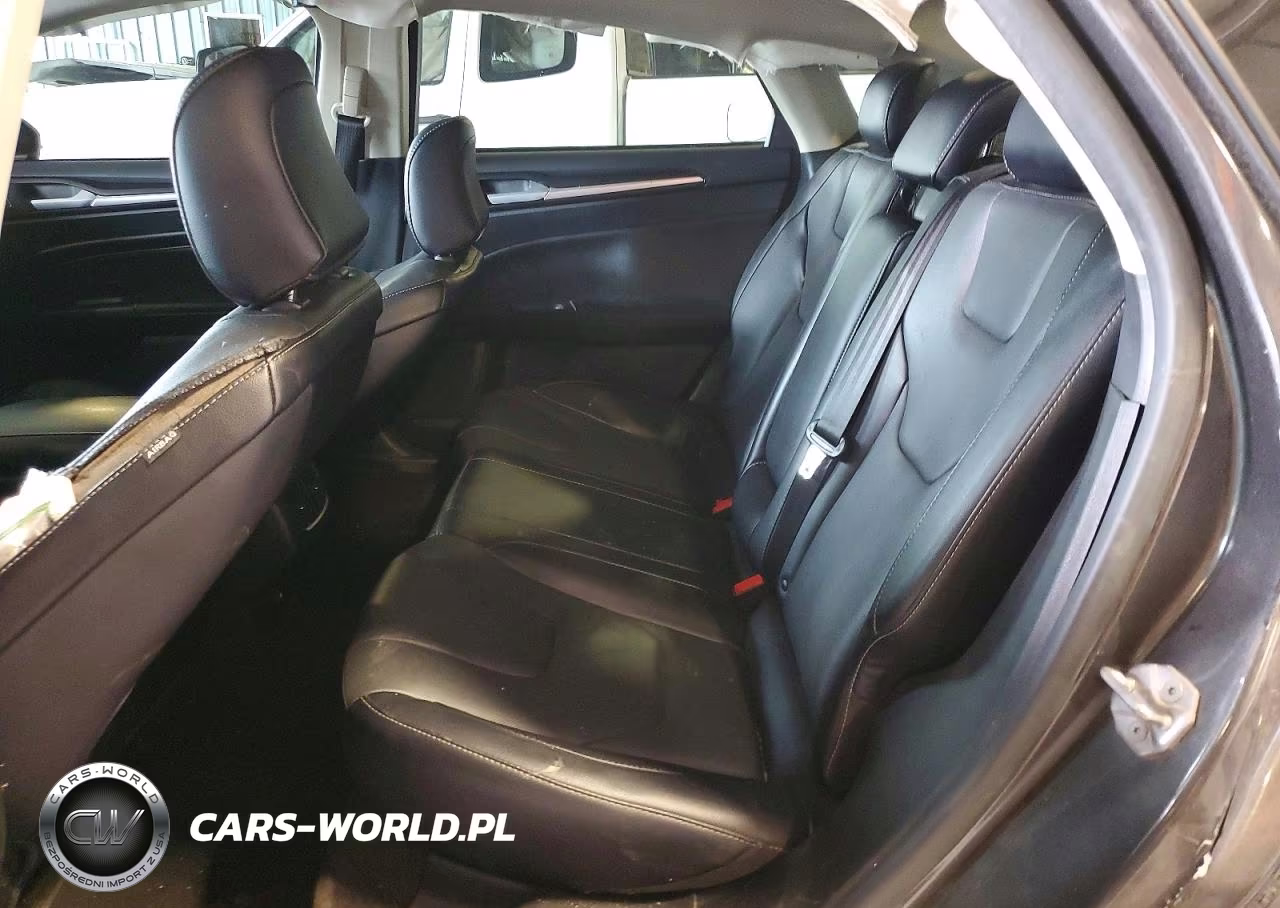 2020 Ford Fusion Titanium VIN:3FA6P0D90LR192545 - 10