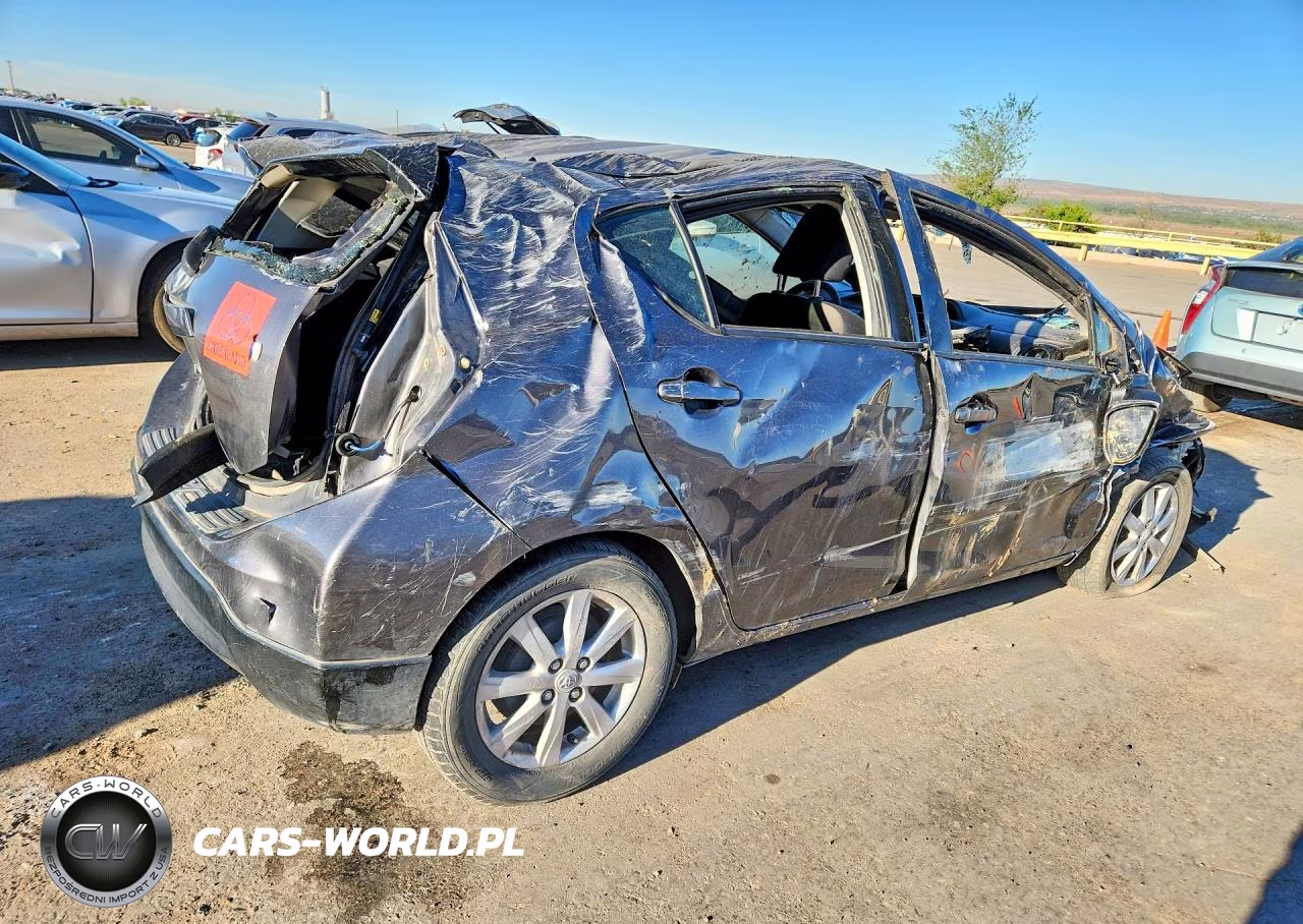 2017 Toyota Prius C Two VIN:JTDKDTB37H1598356 - 3