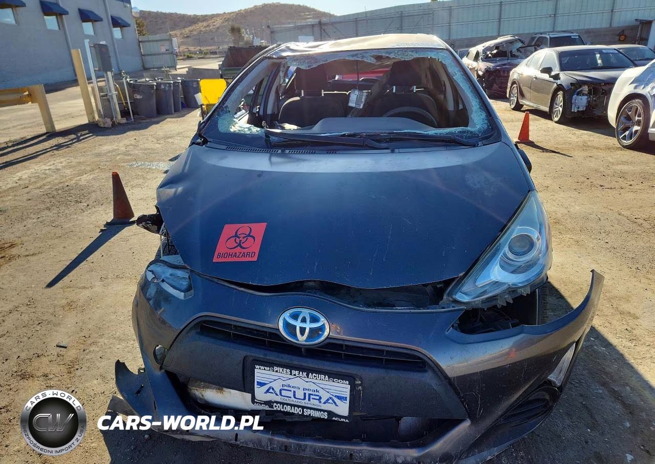 2017 Toyota Prius C Two VIN:JTDKDTB37H1598356 - 5