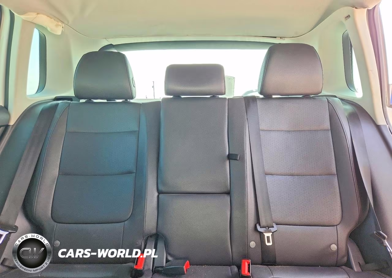 2015 Volkswagen Tiguan S VIN:WVGAV7AXXFW507709 - 10