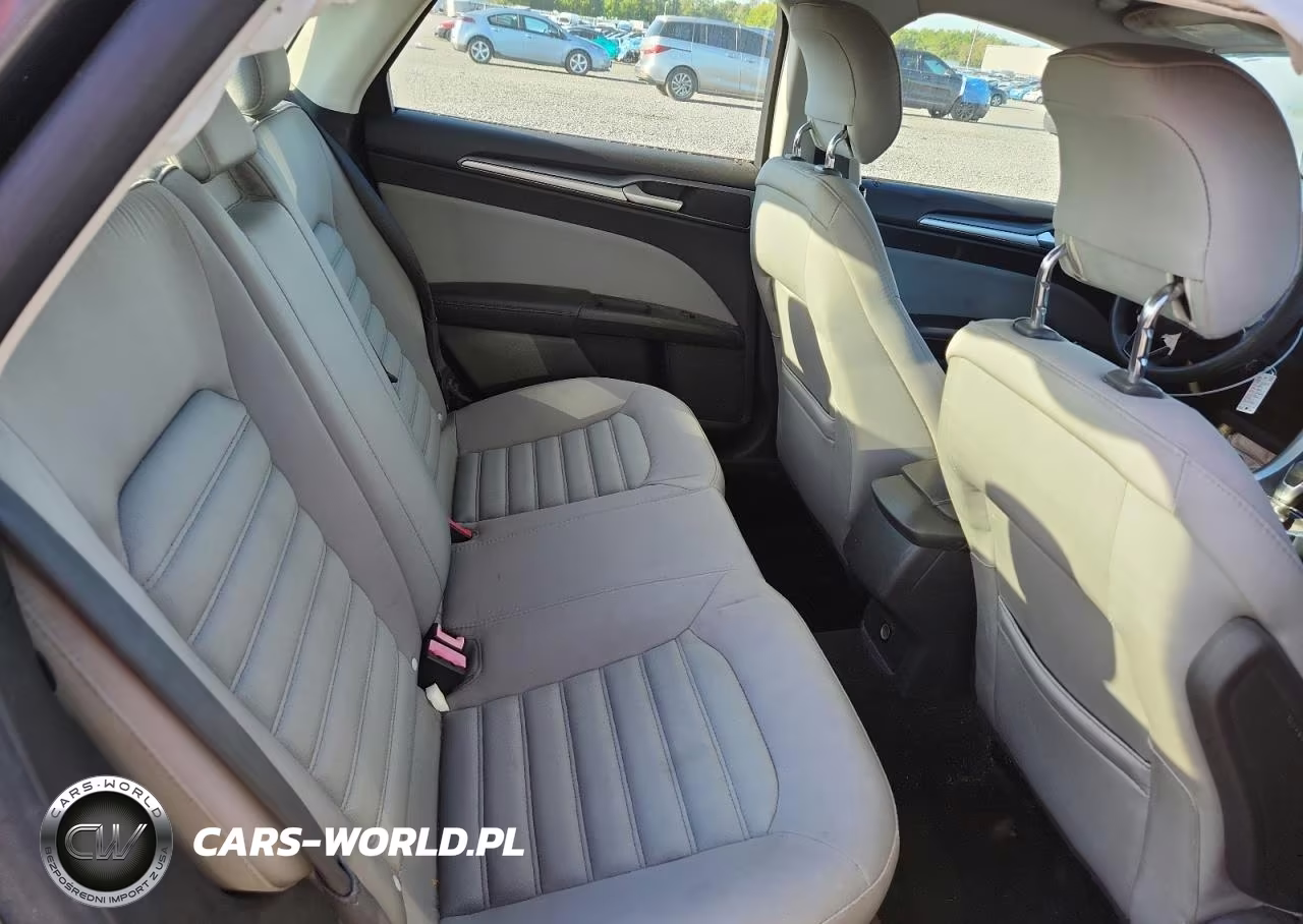 2015 Ford Fusion S VIN:3FA6P0G7XFR117561 - 10