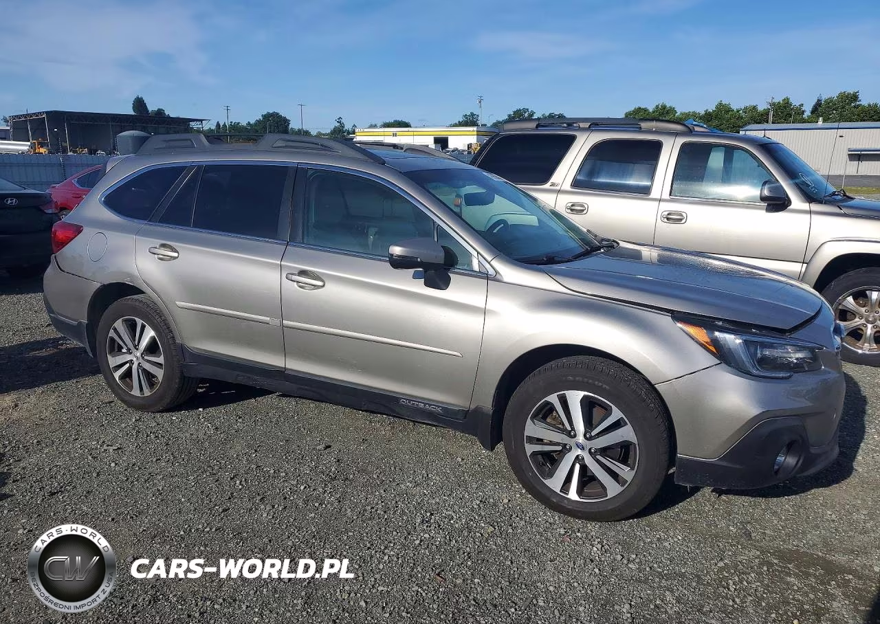 2018 Subaru Outback 2.5I Limited VIN:4S4BSANC6J3348957 - 4