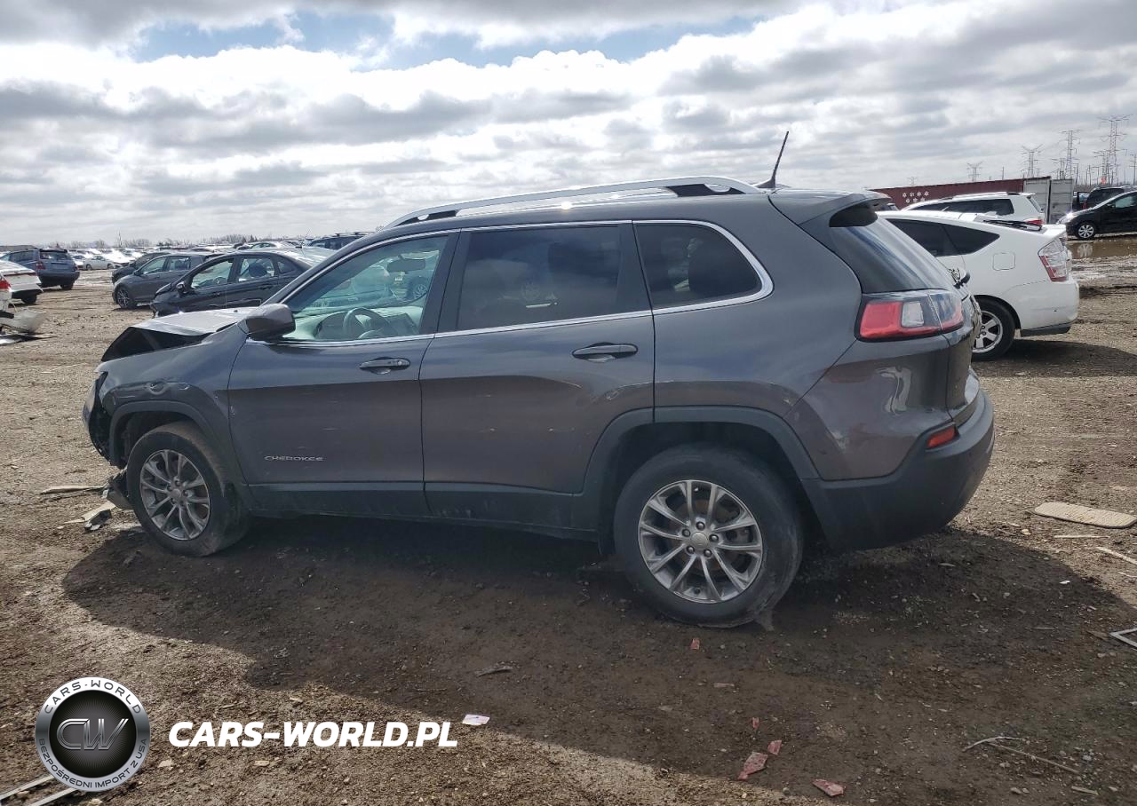 2019 Jeep Cherokee Latitude Plus VIN:1C4PJLLB2KD420025 - 2