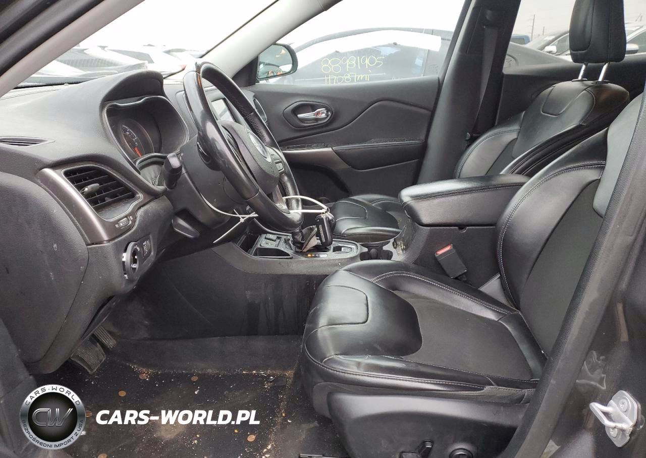 2019 Jeep Cherokee Latitude Plus VIN:1C4PJLLB2KD420025 - 7