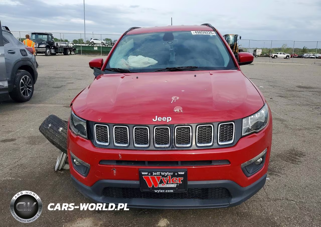 2018 Jeep Compass Latitude VIN:3C4NJDBB3JT154988 - 5
