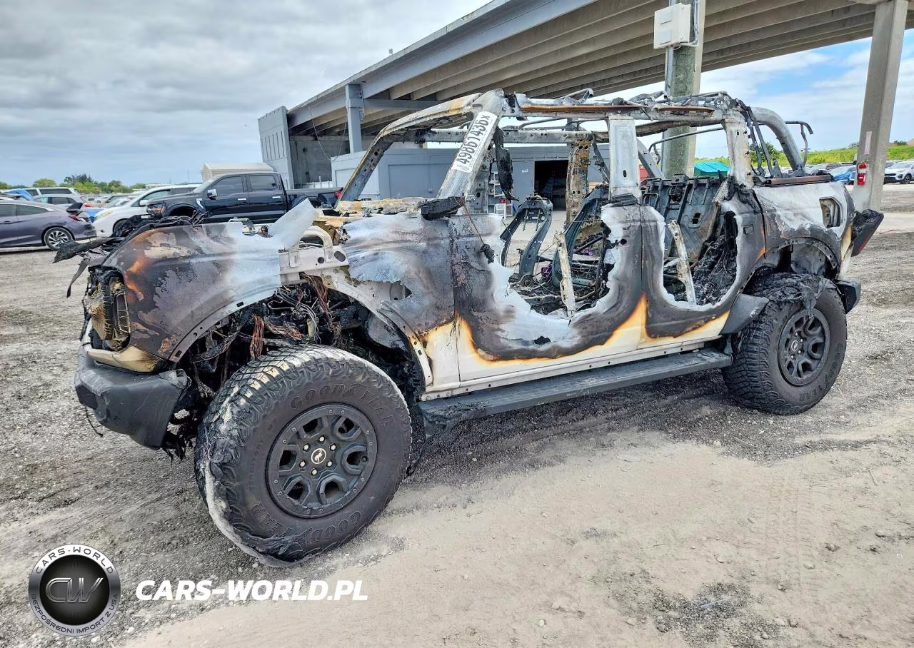 2022 Ford Bronco Base – zdjęcie 1 z 11