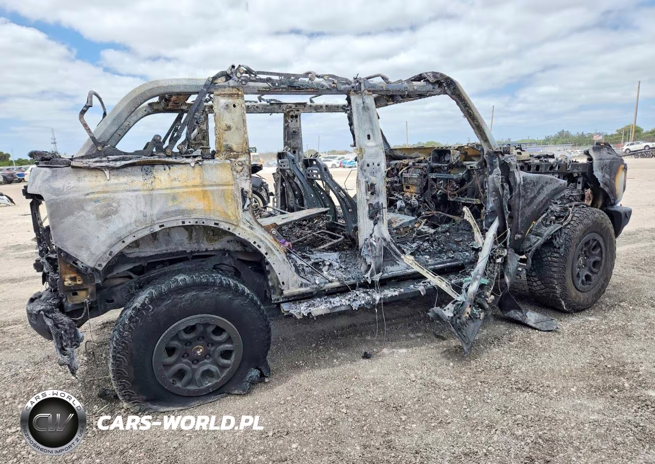 2022 Ford Bronco Base VIN:1FMEE5DP5NLB39148 - 3