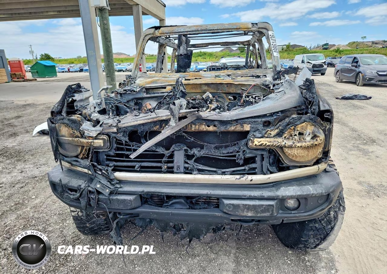 2022 Ford Bronco Base VIN:1FMEE5DP5NLB39148 - 5